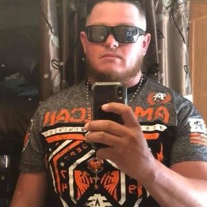 Meet your Posher, Juan josé